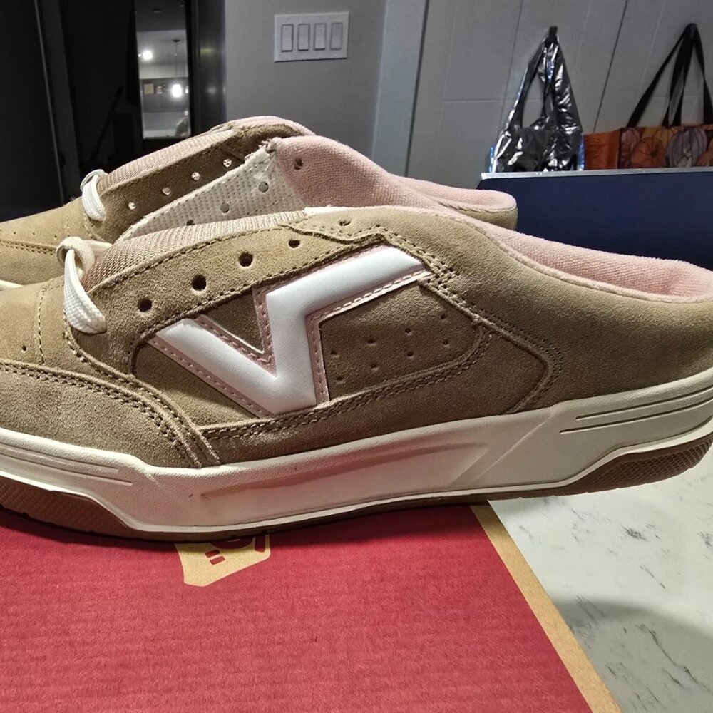 VANS UPLAND MULE SHOE Womens SIZE 8 BEIGE TAN 2025 VN000D7APNK NEW 2025 RARE